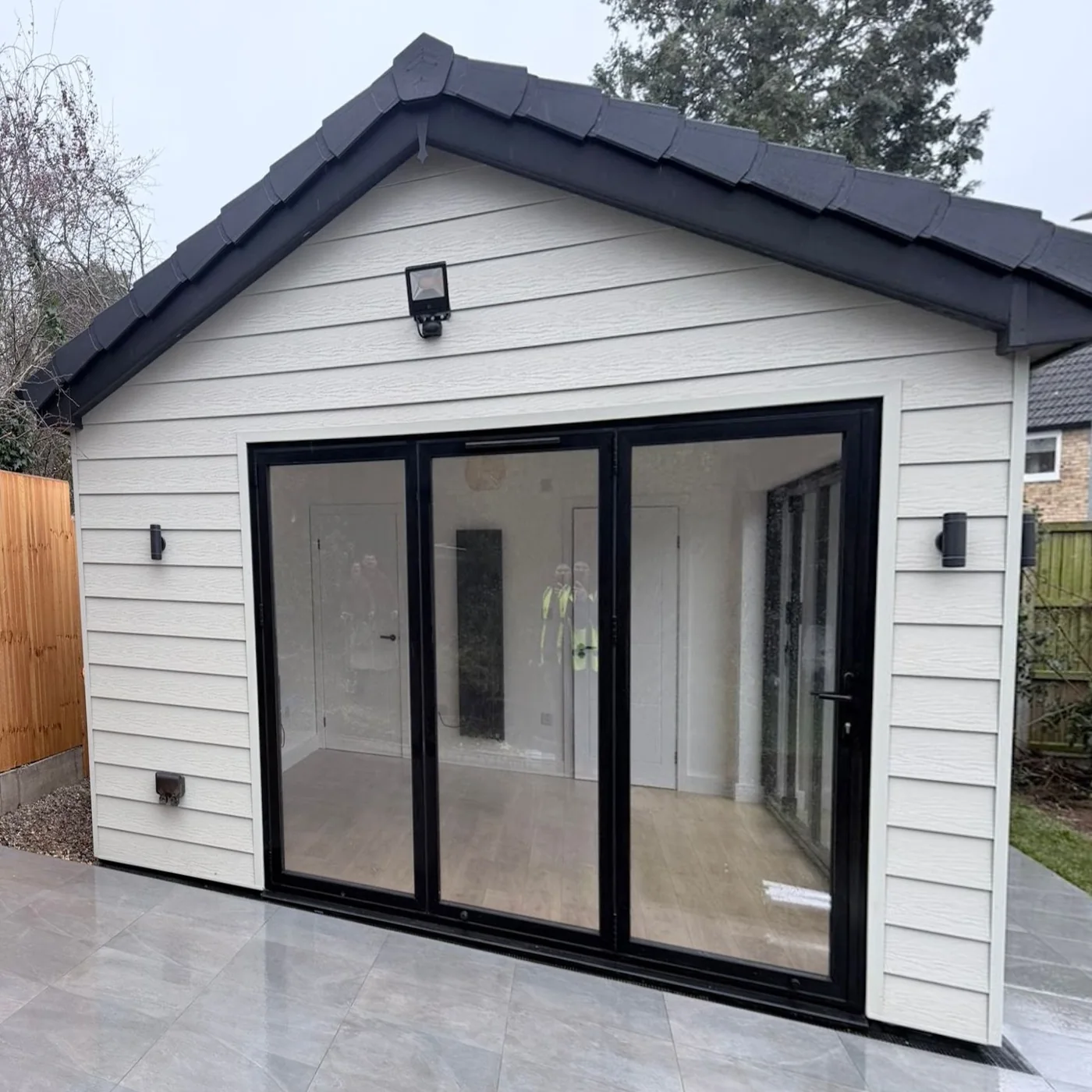 Garden room: Outdoor wall lights, floodlight and interior lighting